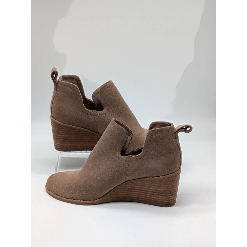 TOMS Suede Wedge Ankle Booties Taupe Slip On Comfort Boots Women's Size 6